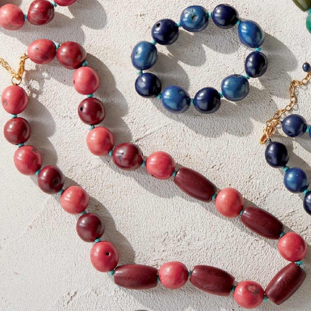 NWT Smithsonian Museum Tagua Beaded Red Artisan Necklace Handcarved Ecuador NEW